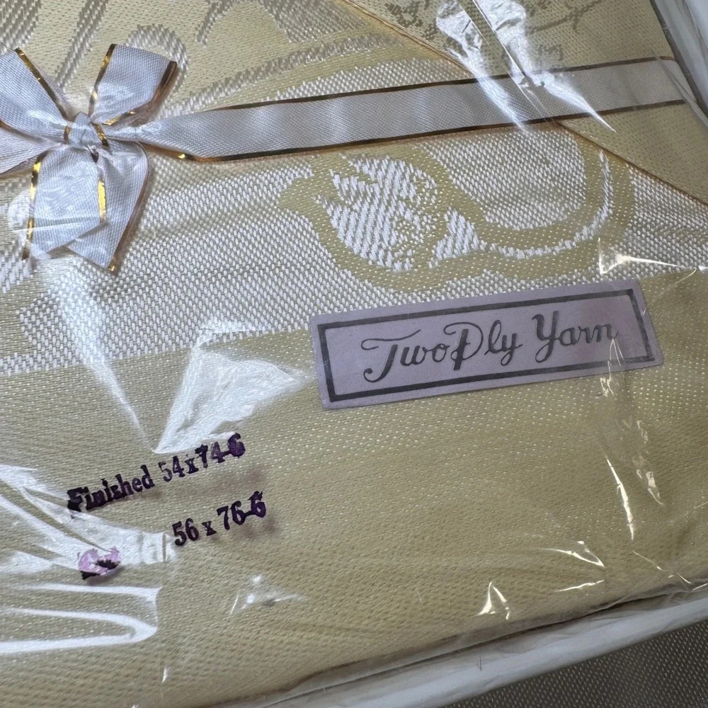 Vintage FL Gold Damask Tablecloth and 6 Napkin Set 54x74 Floral Made in Japan